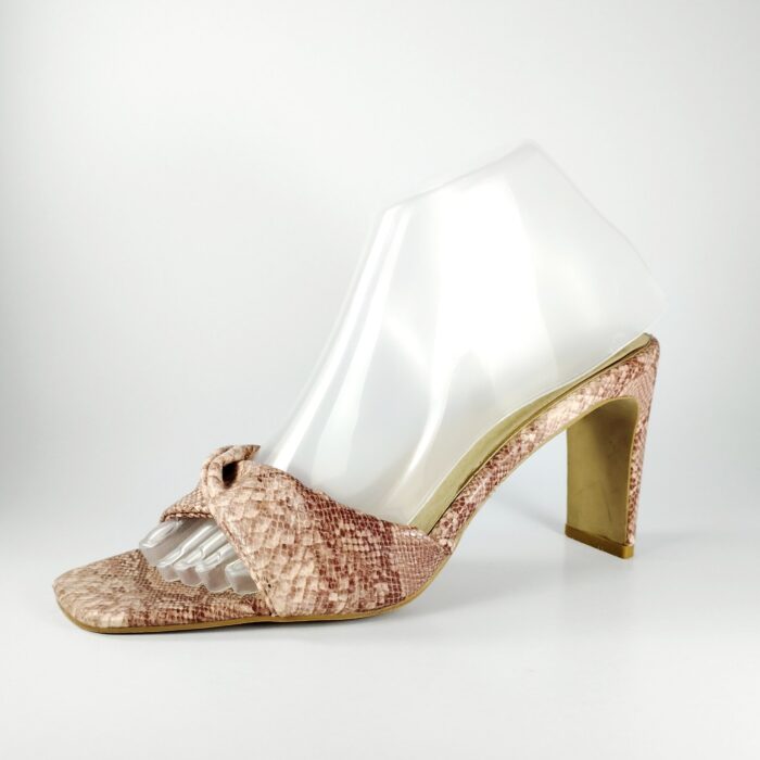 thrift heels red