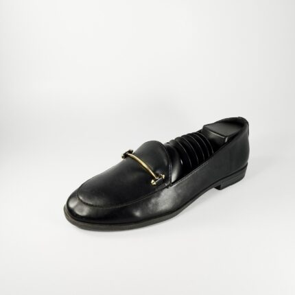 thrift pumps black winter