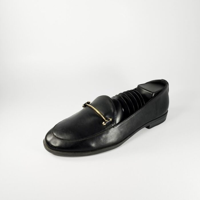 thrift pumps black winter